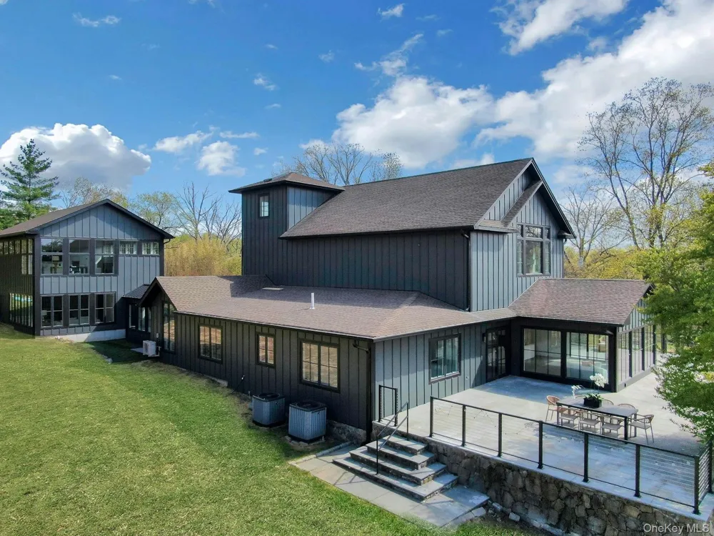 20 Old Stone Road Valley Cottage, NY 10989