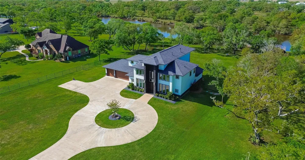 31734 Bayou Bend Richwood, TX 77515