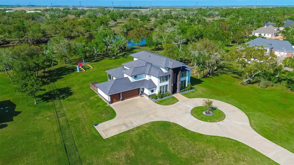 31734 Bayou Bend Richwood, TX 77515