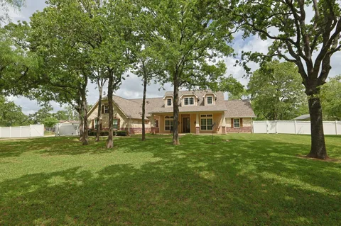 101 Pin Oak Lane
