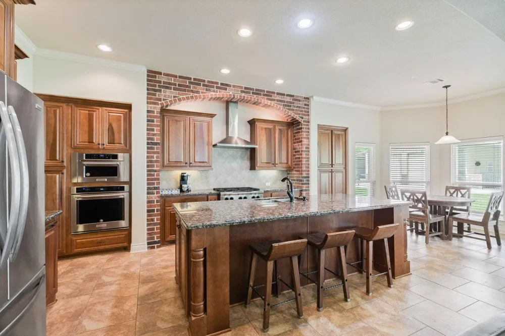 101 Pin Oak Lane Hempstead, TX 77445