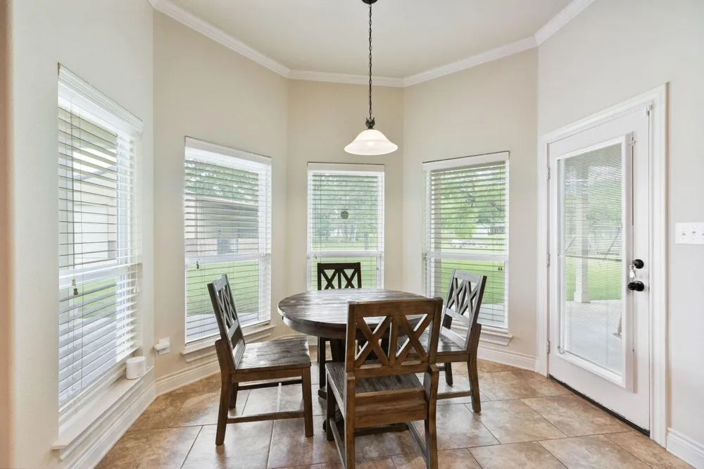 101 Pin Oak Lane Hempstead, TX 77445