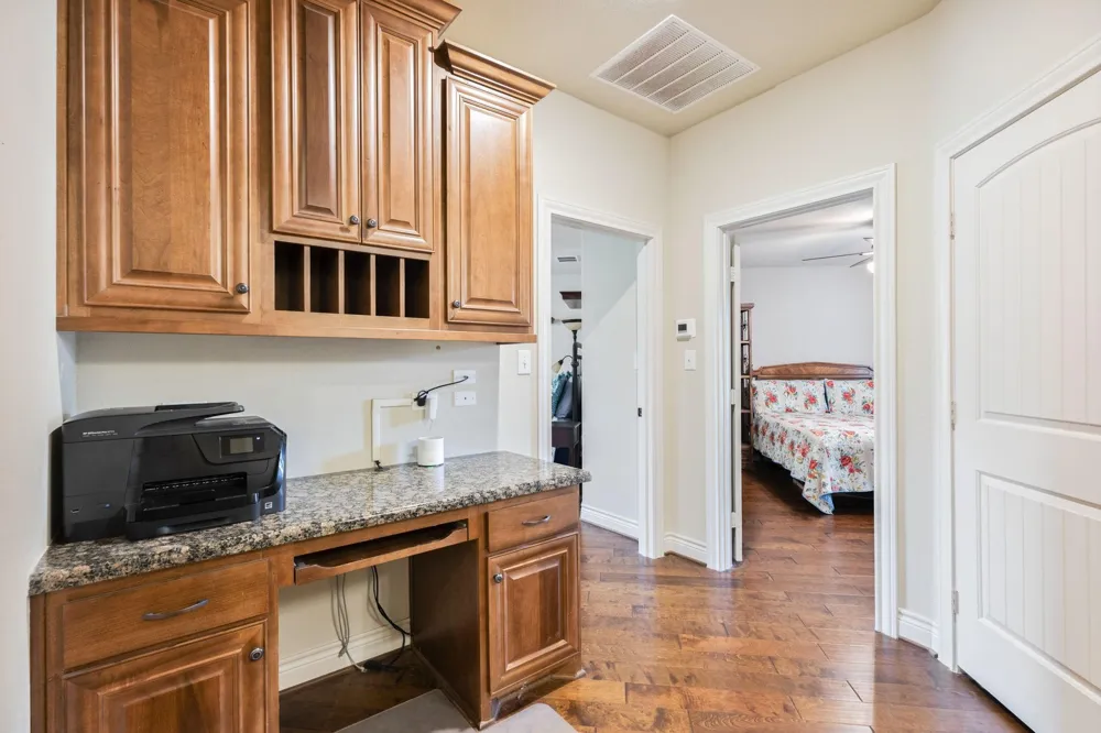 101 Pin Oak Lane Hempstead, TX 77445