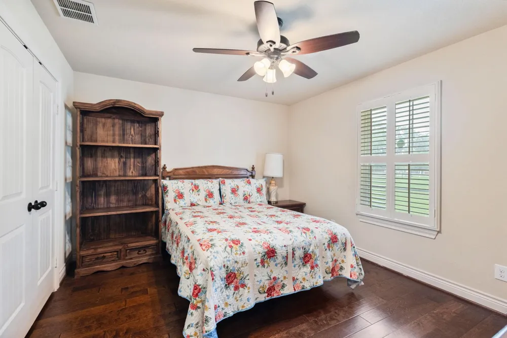 101 Pin Oak Lane Hempstead, TX 77445