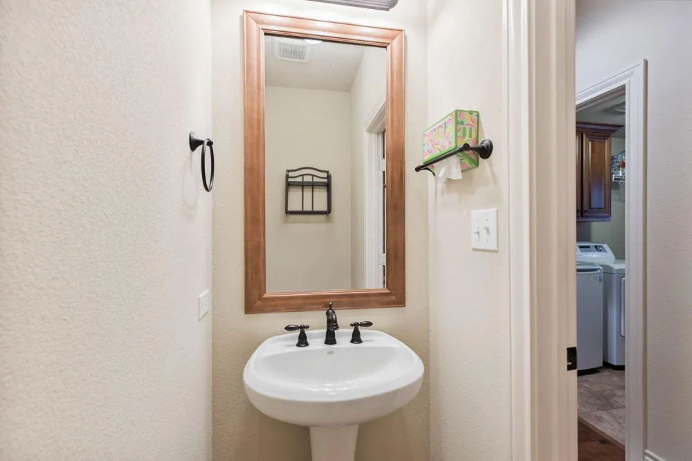 101 Pin Oak Lane Hempstead, TX 77445