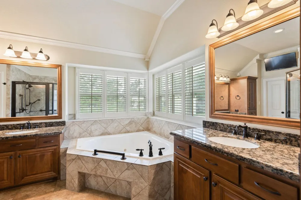 101 Pin Oak Lane Hempstead, TX 77445