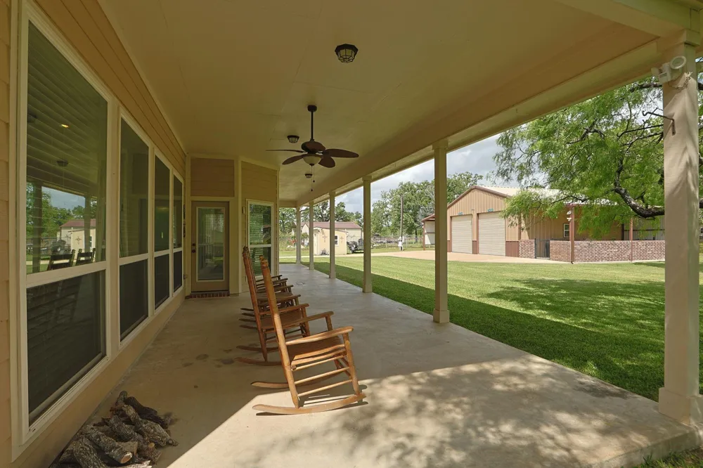 101 Pin Oak Lane Hempstead, TX 77445