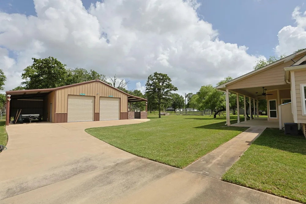 101 Pin Oak Lane Hempstead, TX 77445