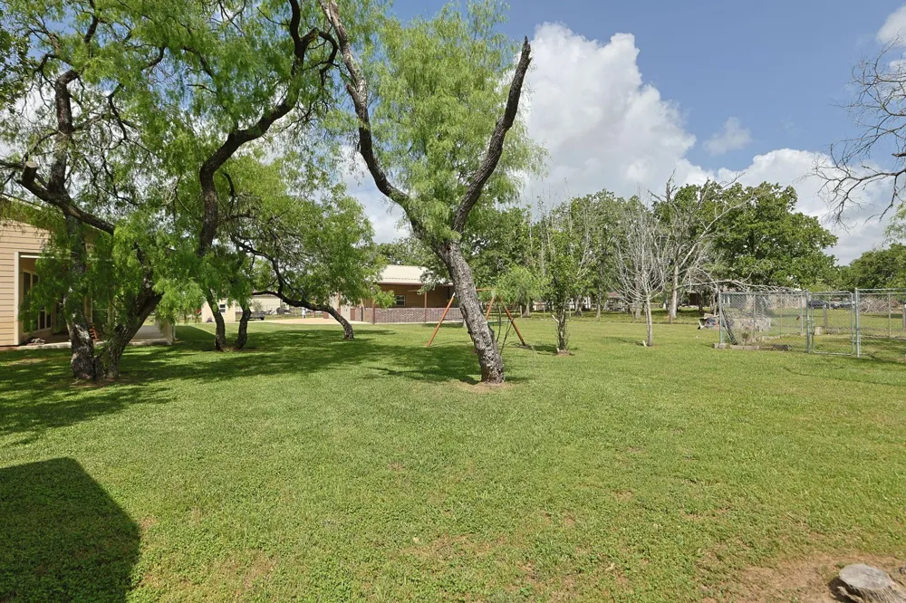 101 Pin Oak Lane Hempstead, TX 77445