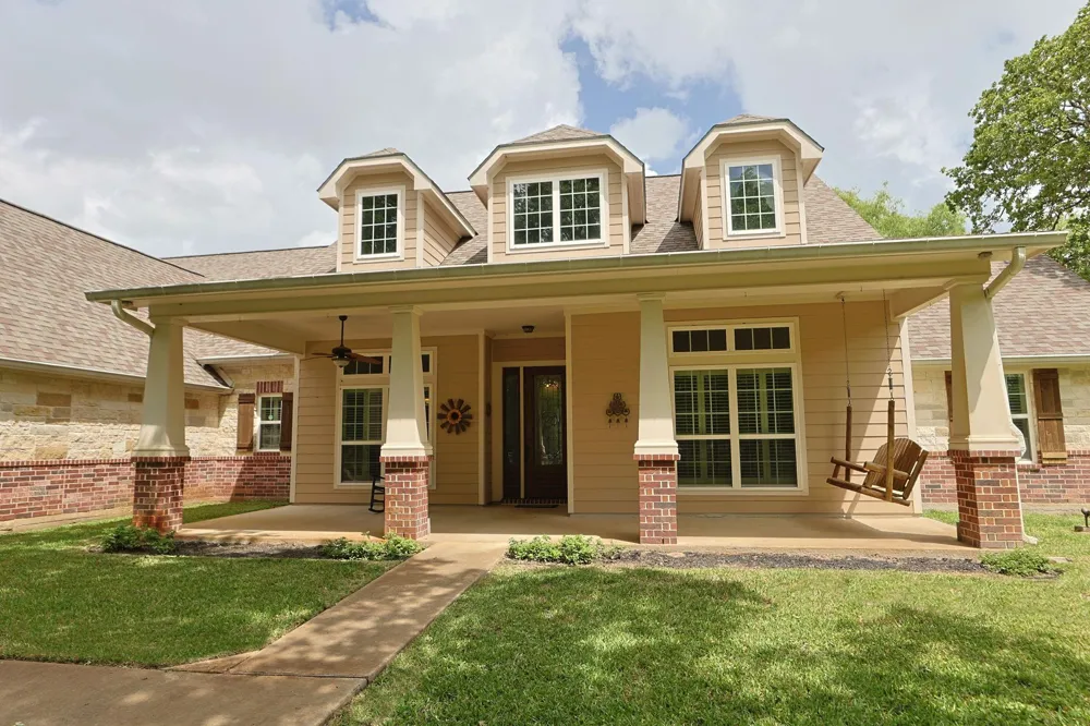 101 Pin Oak Lane Hempstead, TX 77445