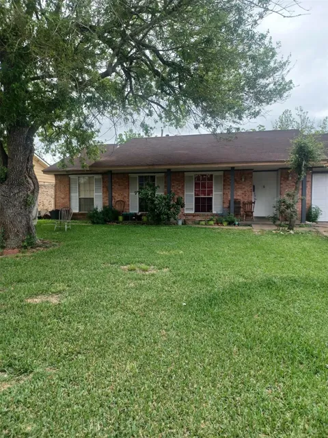 5422 Botany Ln