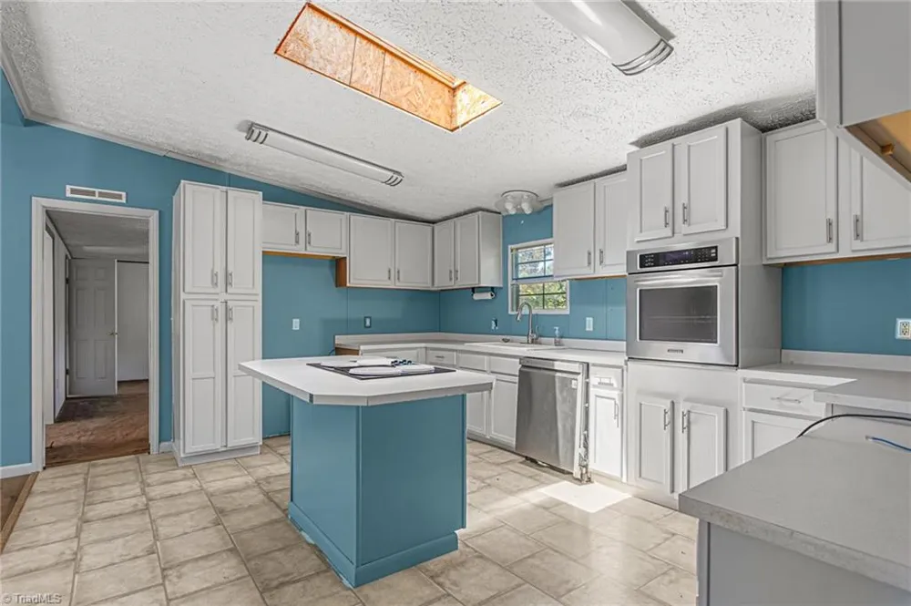 6705 Beale Road Snow Camp, NC 27349