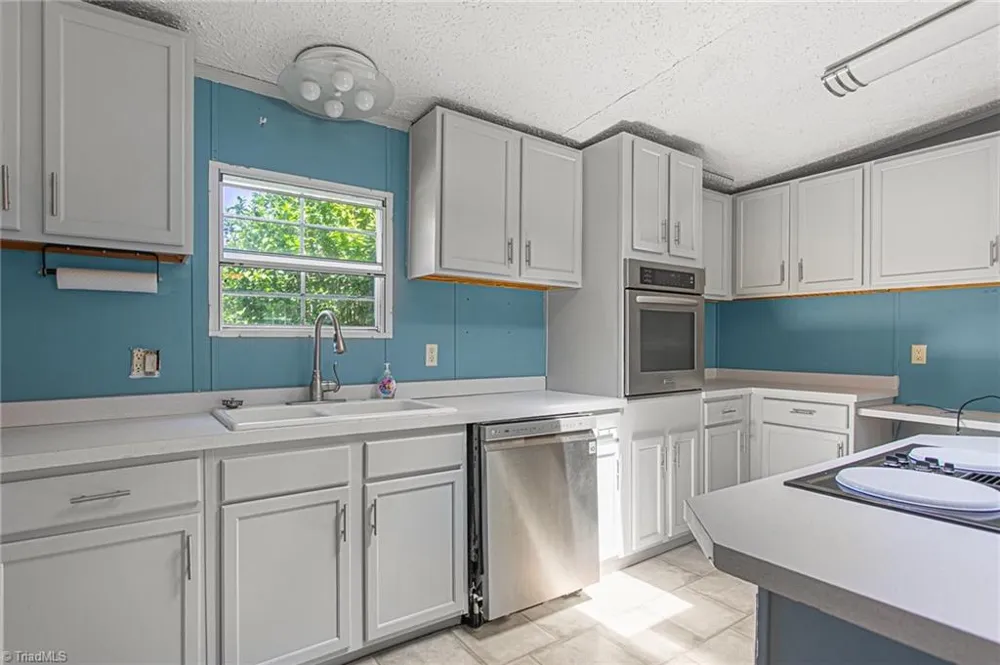 6705 Beale Road Snow Camp, NC 27349