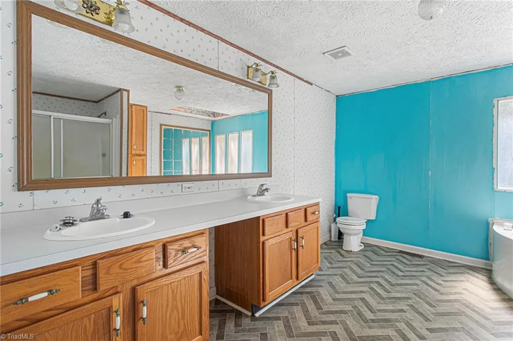 6705 Beale Road Snow Camp, NC 27349
