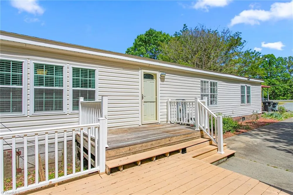 6705 Beale Road Snow Camp, NC 27349