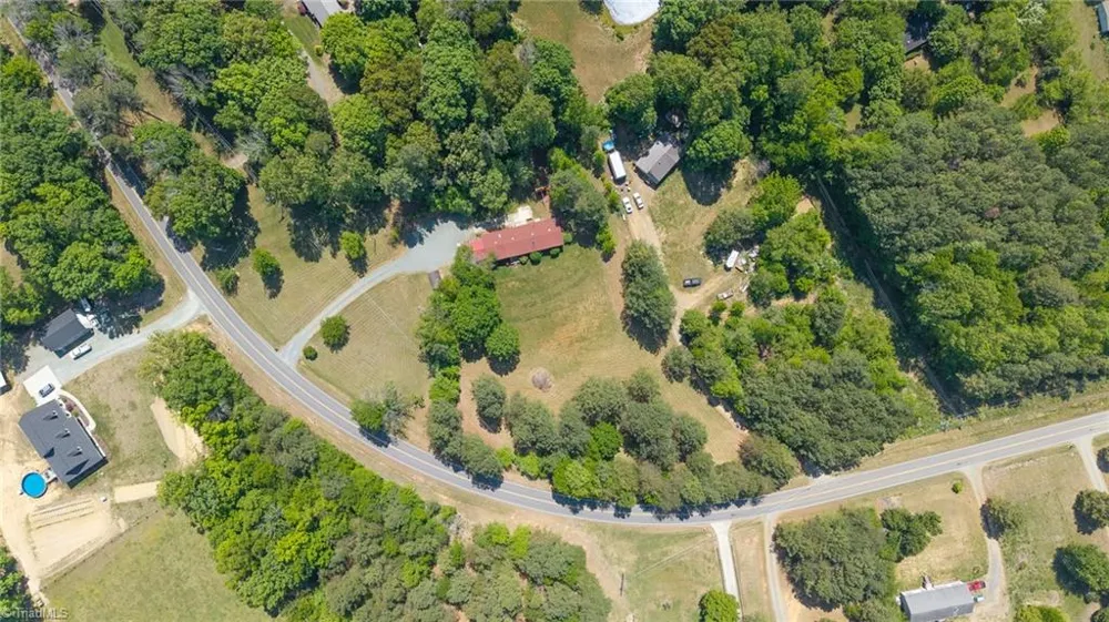 6705 Beale Road Snow Camp, NC 27349