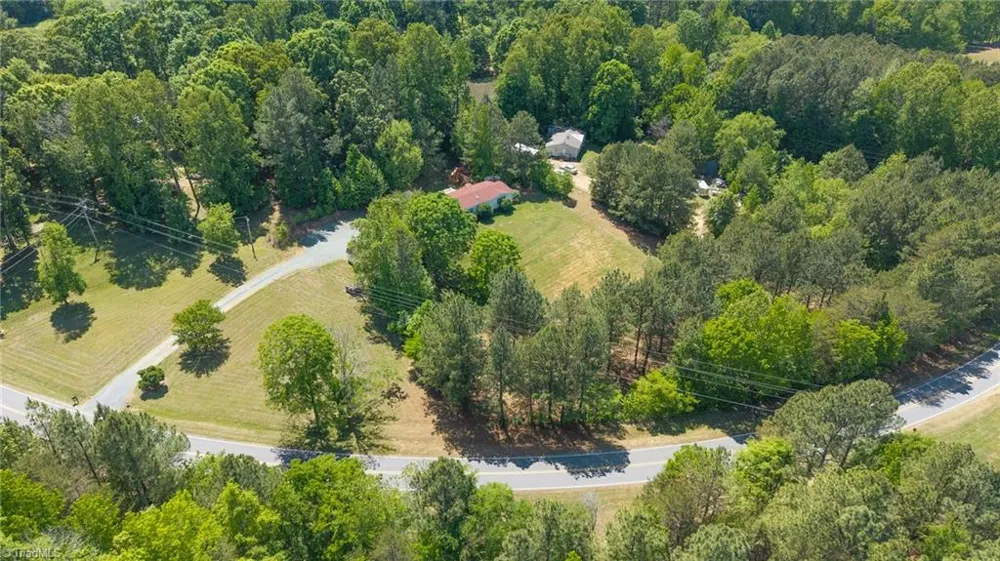 6705 Beale Road Snow Camp, NC 27349
