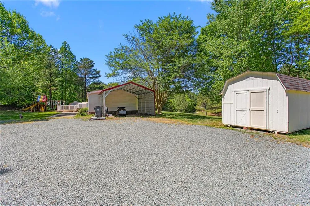 6705 Beale Road Snow Camp, NC 27349