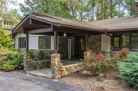 3301 Forsyth Drive