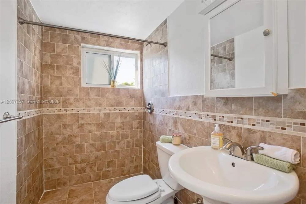 10001 W Bay Harbor Dr #208 Bay Harbor Islands, FL 33154