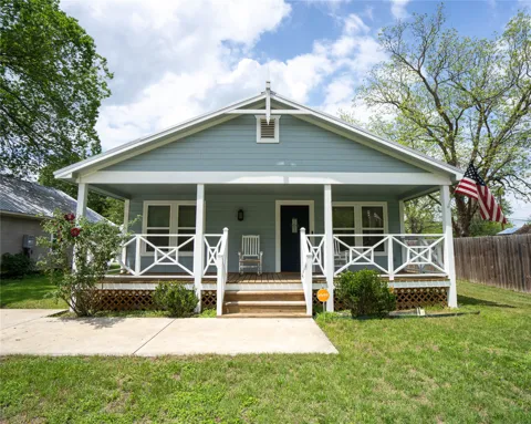 404 Rivers Street