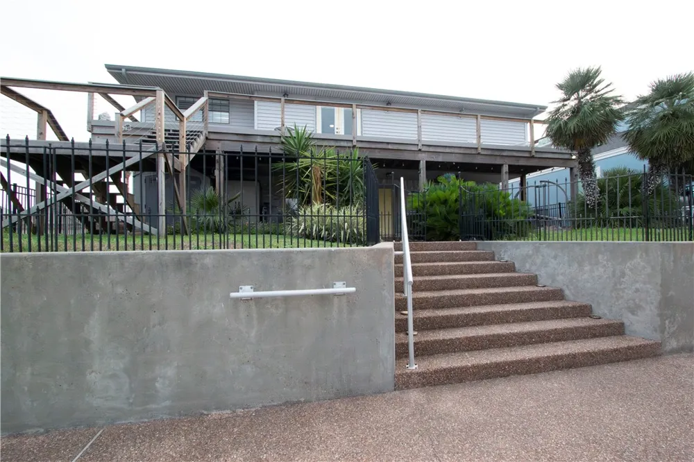 108 Tarpon Court Aransas Pass, TX 78336