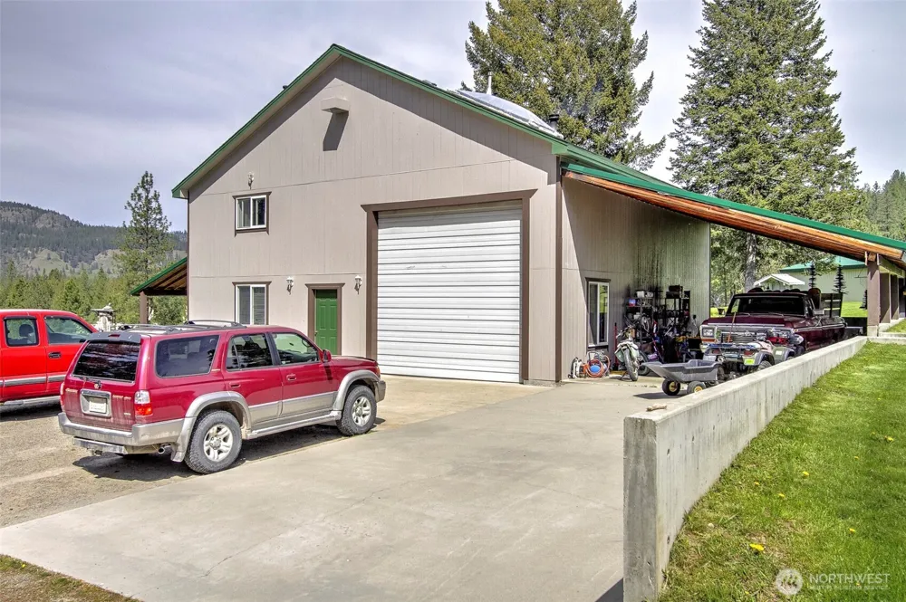 6731 River Way Fruitland, WA 99129