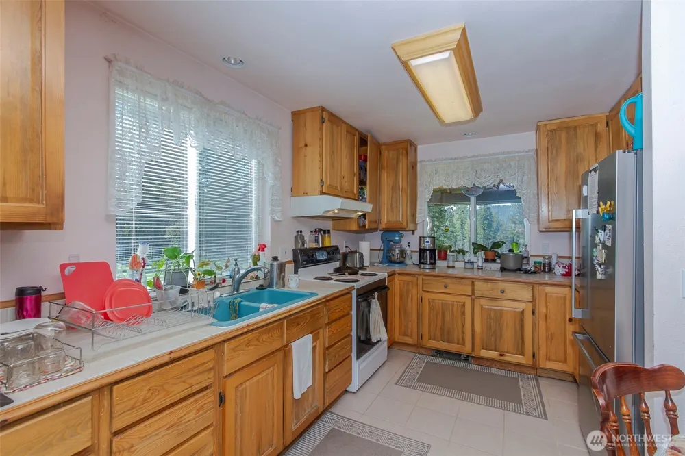 6731 River Way Fruitland, WA 99129