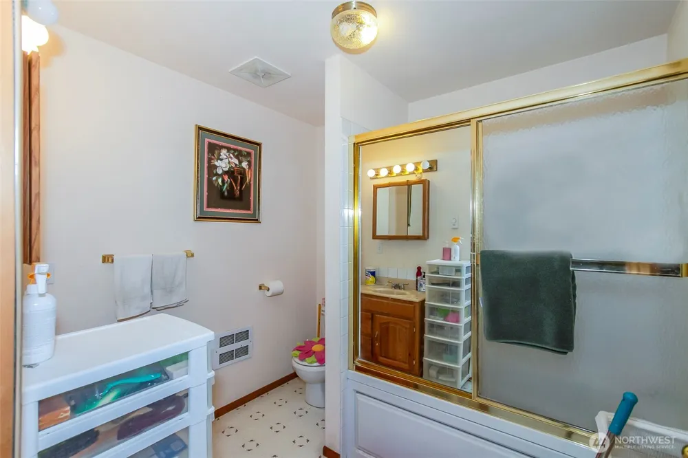 6731 River Way Fruitland, WA 99129