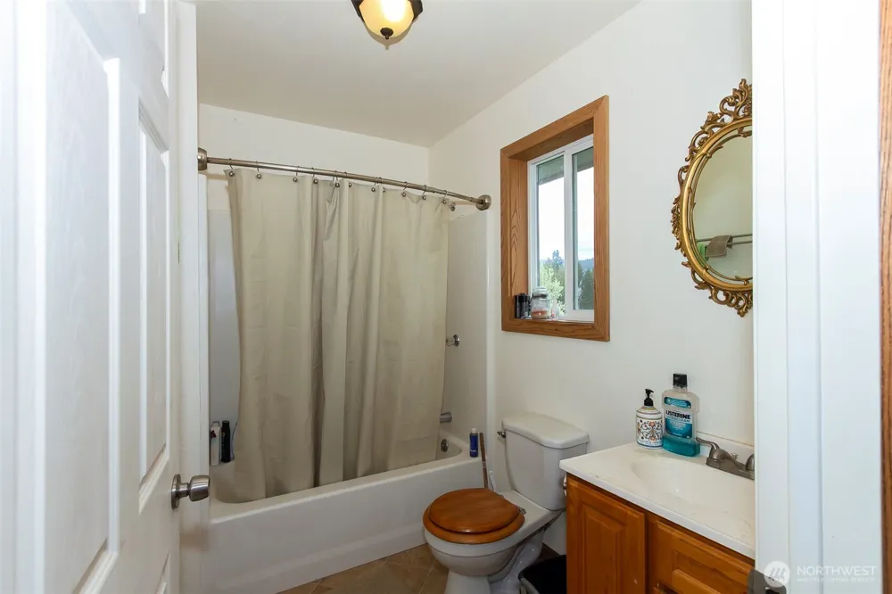 6731 River Way Fruitland, WA 99129