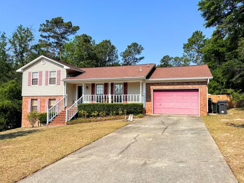 5213 Woodridge Drive