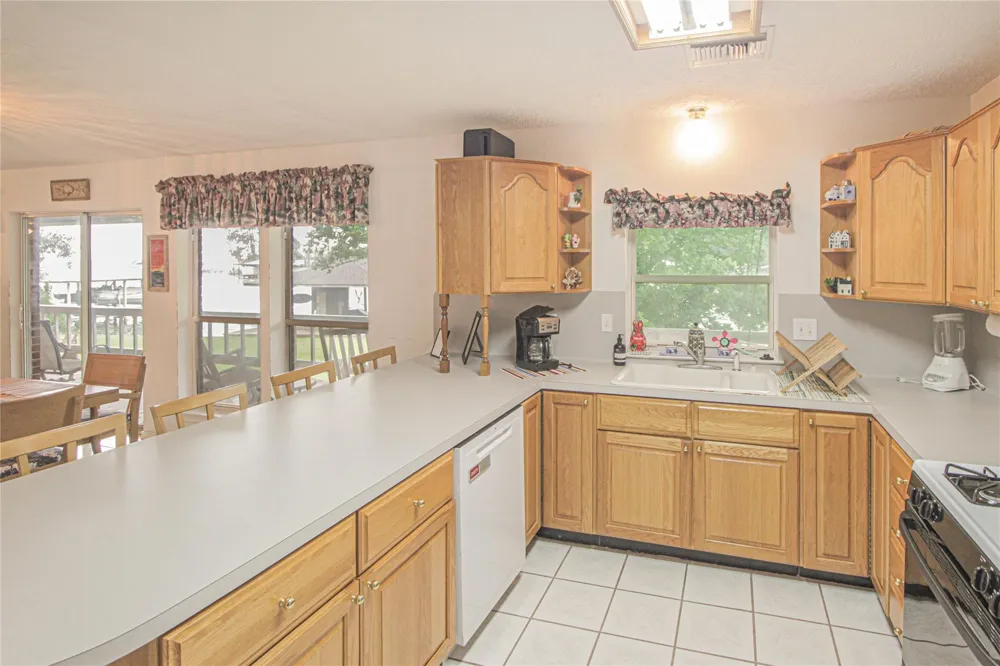 200 Lakefront Drive Onalaska, TX 77360