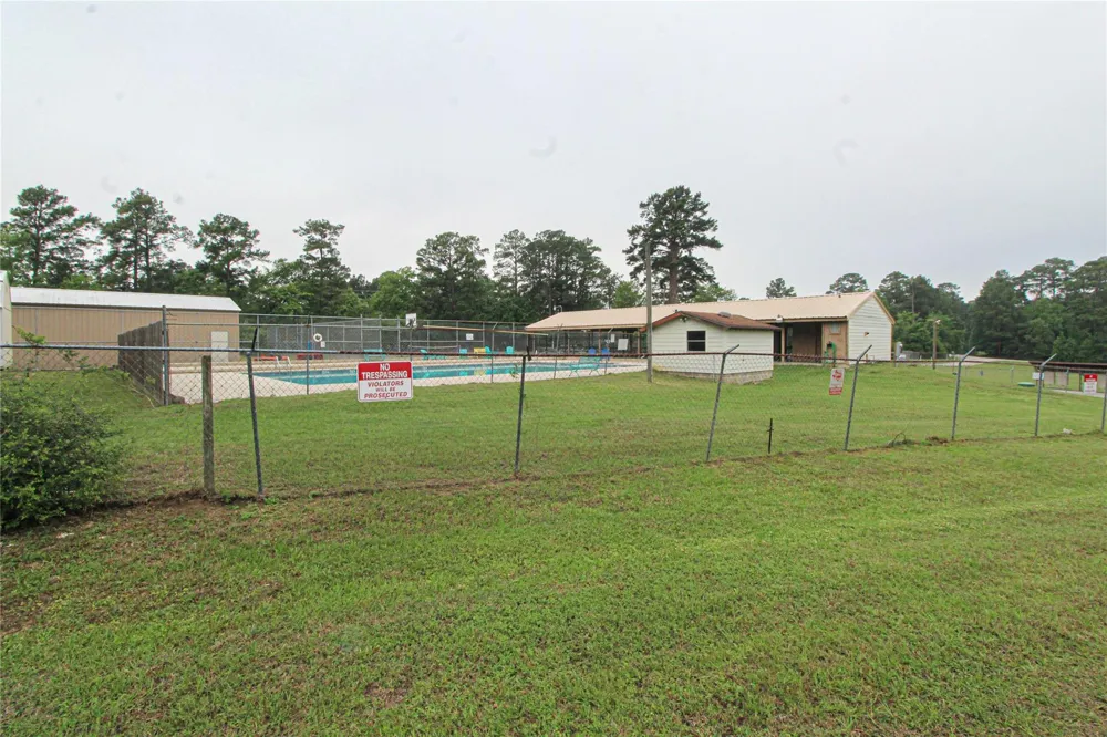 200 Lakefront Drive Onalaska, TX 77360