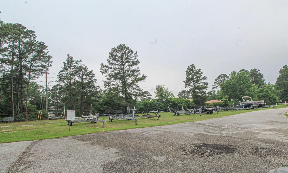 200 Lakefront Drive Onalaska, TX 77360