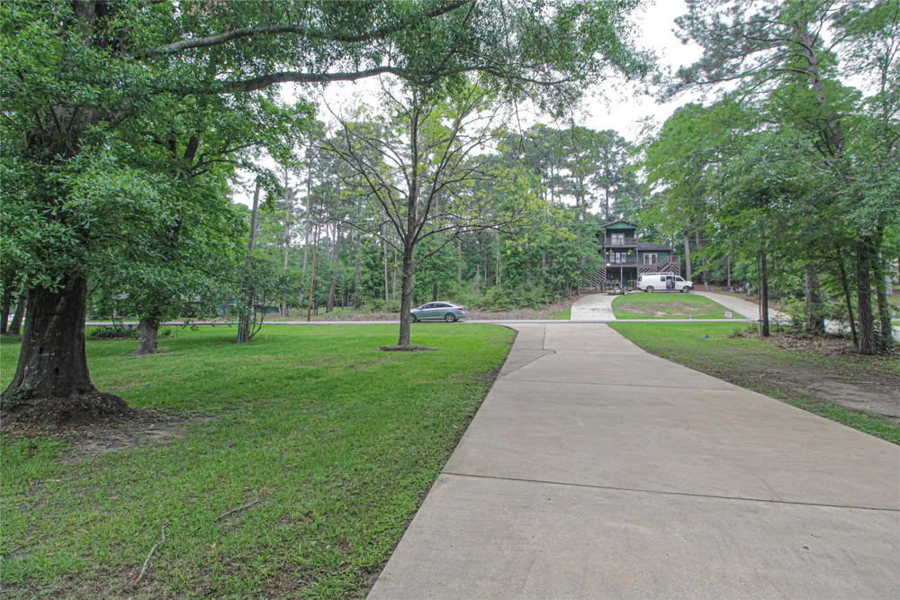 200 Lakefront Drive Onalaska, TX 77360