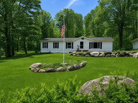 7869 Lunar Lane