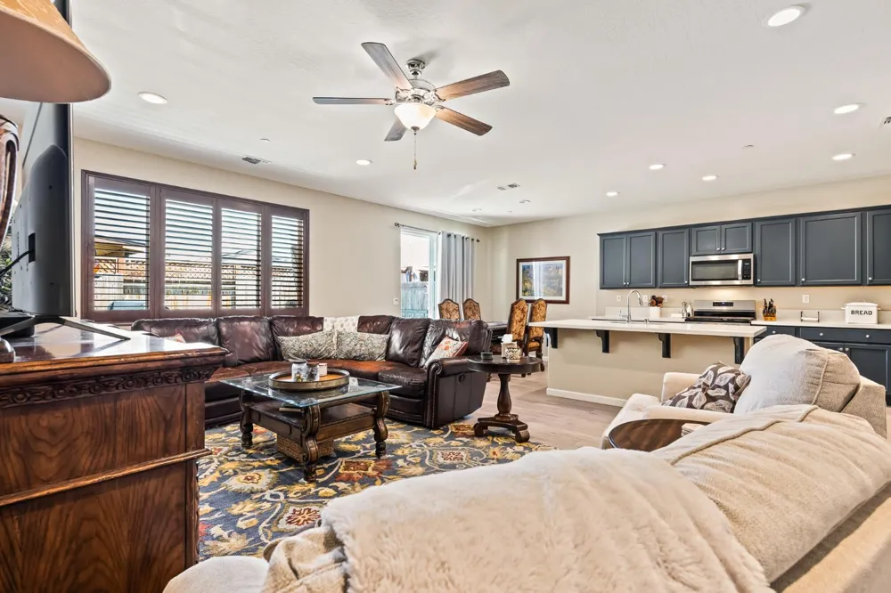 174 S Karen Avenue Kerman, CA 93630