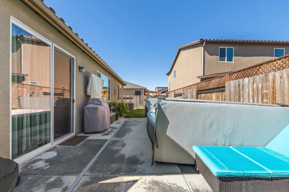 174 S Karen Avenue Kerman, CA 93630