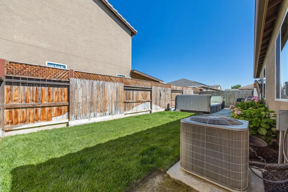 174 S Karen Avenue Kerman, CA 93630