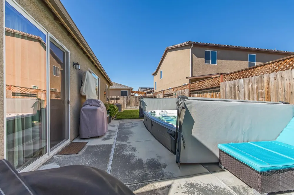 174 S Karen Avenue Kerman, CA 93630
