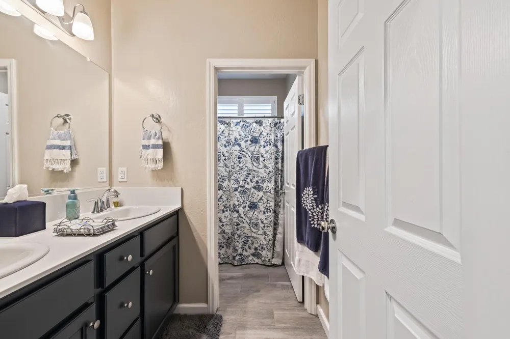 174 S Karen Avenue Kerman, CA 93630