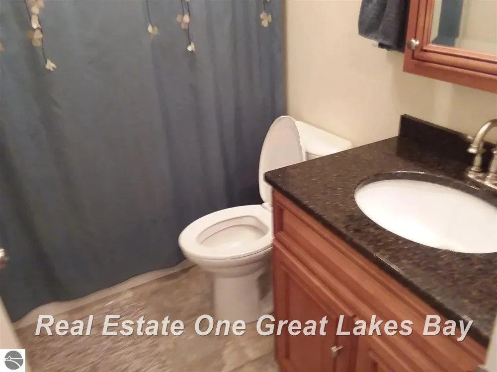 948 Richland Avenue Hill Township, MI 48635