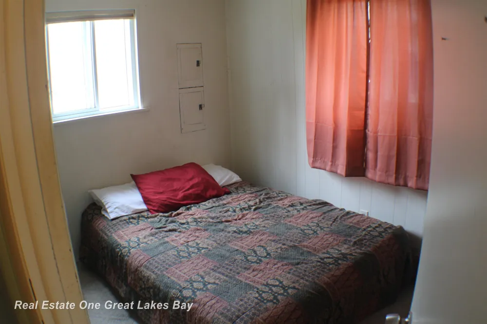 948 Richland Avenue Hill Township, MI 48635