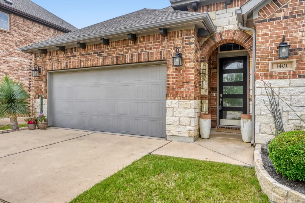 1401 Calago Cove Leander, TX 78641