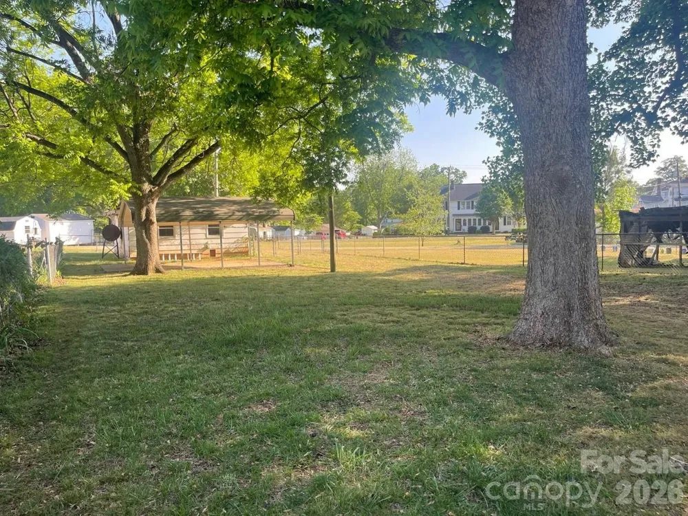 119 Pine Street Badin, NC 28009