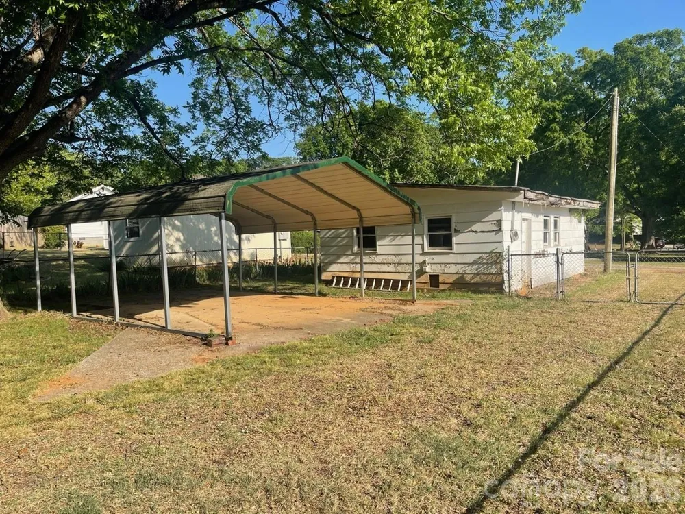 119 Pine Street Badin, NC 28009