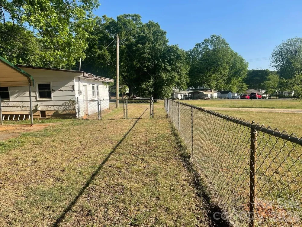 119 Pine Street Badin, NC 28009