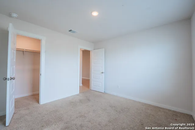 125 Nicks Cv Lockhart, TX 78644