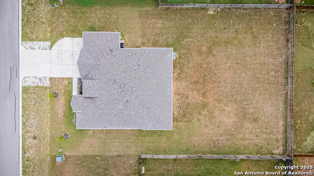 125 Nicks Cv Lockhart, TX 78644