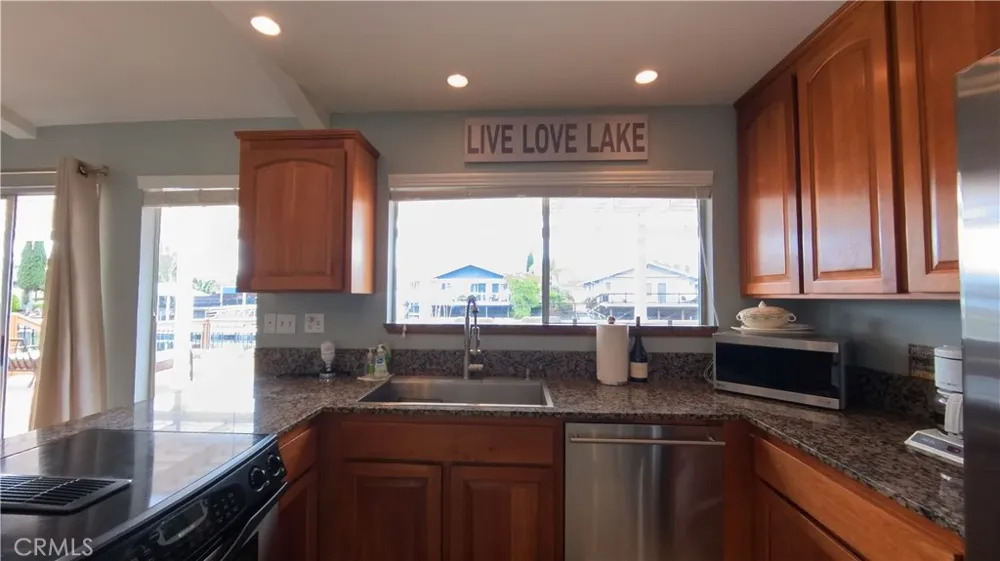 7805 Richard Lucerne, CA 95458